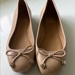 Tory Burch Women's Beige Ballet Flats with Bow